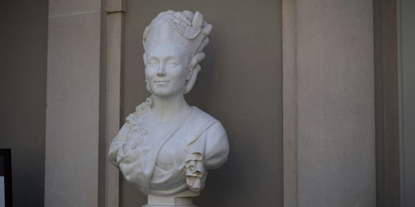 Why Marble Carving Requires Understanding Crystal Structure